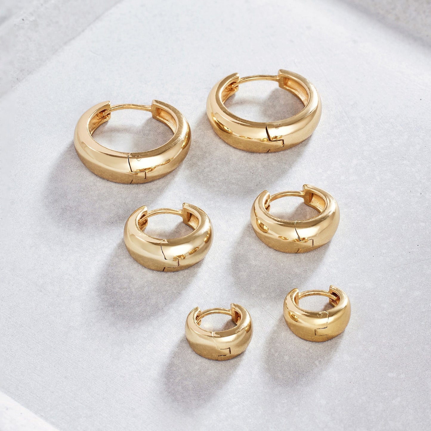 Queen Hoop Earrings | Gold